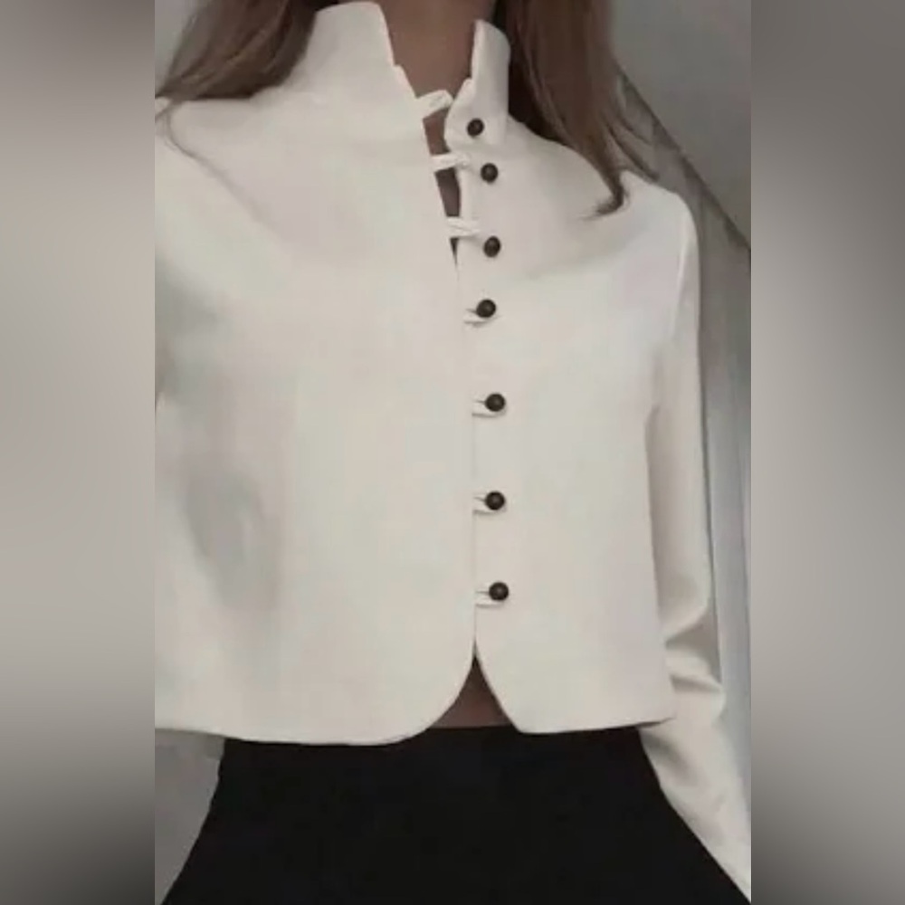 One Set Left - Iconic Gucci Buttons - image 5